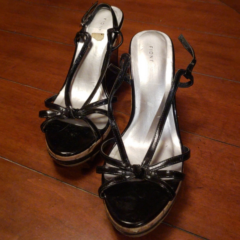 Comfy Black Wedges